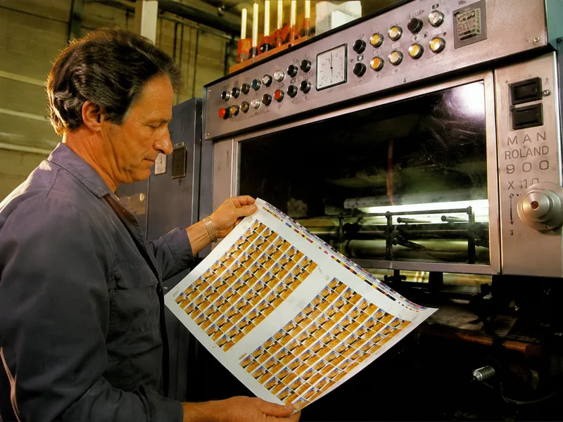 3. Removal of printed sheets from press for inspection