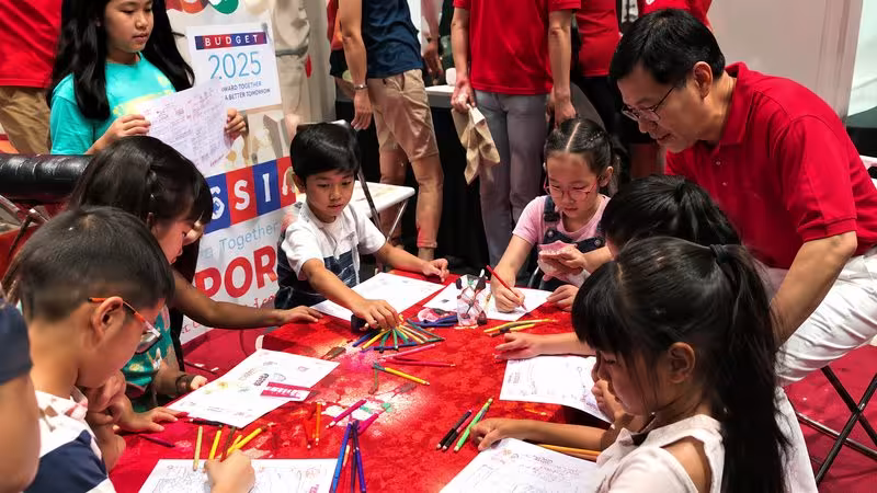 MINISTER OF FINANCE VISITS OUR BOOTH AT OUR TAMPINES HUB