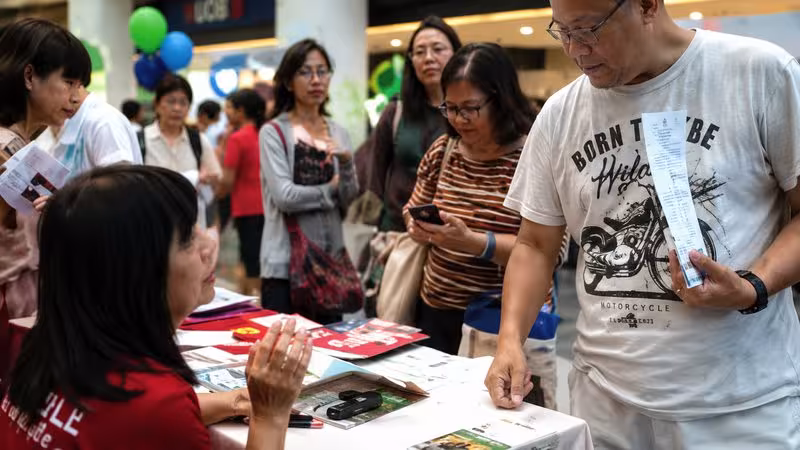 Over the past few months, our philately team has been keeping busy with a host of exciting events. In June, we were part of this communal event at Our Tampines Hub and were truly honoured to have the Deputy Prime Minister and Finance Minister Mr Heng Swee Keat launched our Singapore Bicentennial stamp issue on the 22nd.